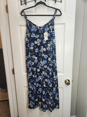 Torrid Black Floral Maxi Dress with Blue & White Blossoms, 3X, NWT